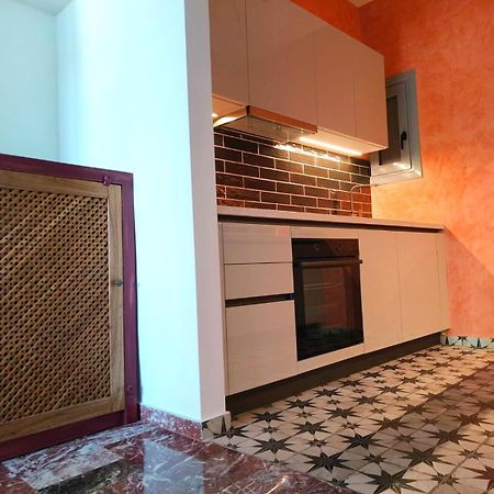 Stylish Artistic Flat With View, Three Min To Metro Apartment เอเธนส์ ภายนอก รูปภาพ